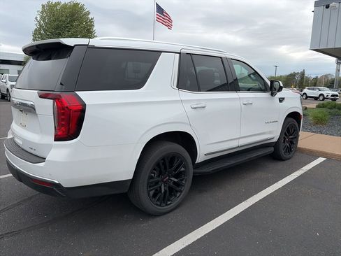 Certified 2023 GMC Yukon SLT AWD/4WD image 2
