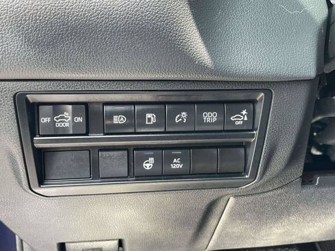 Used 2023 Toyota Tundra Limited AWD/4WD image 28