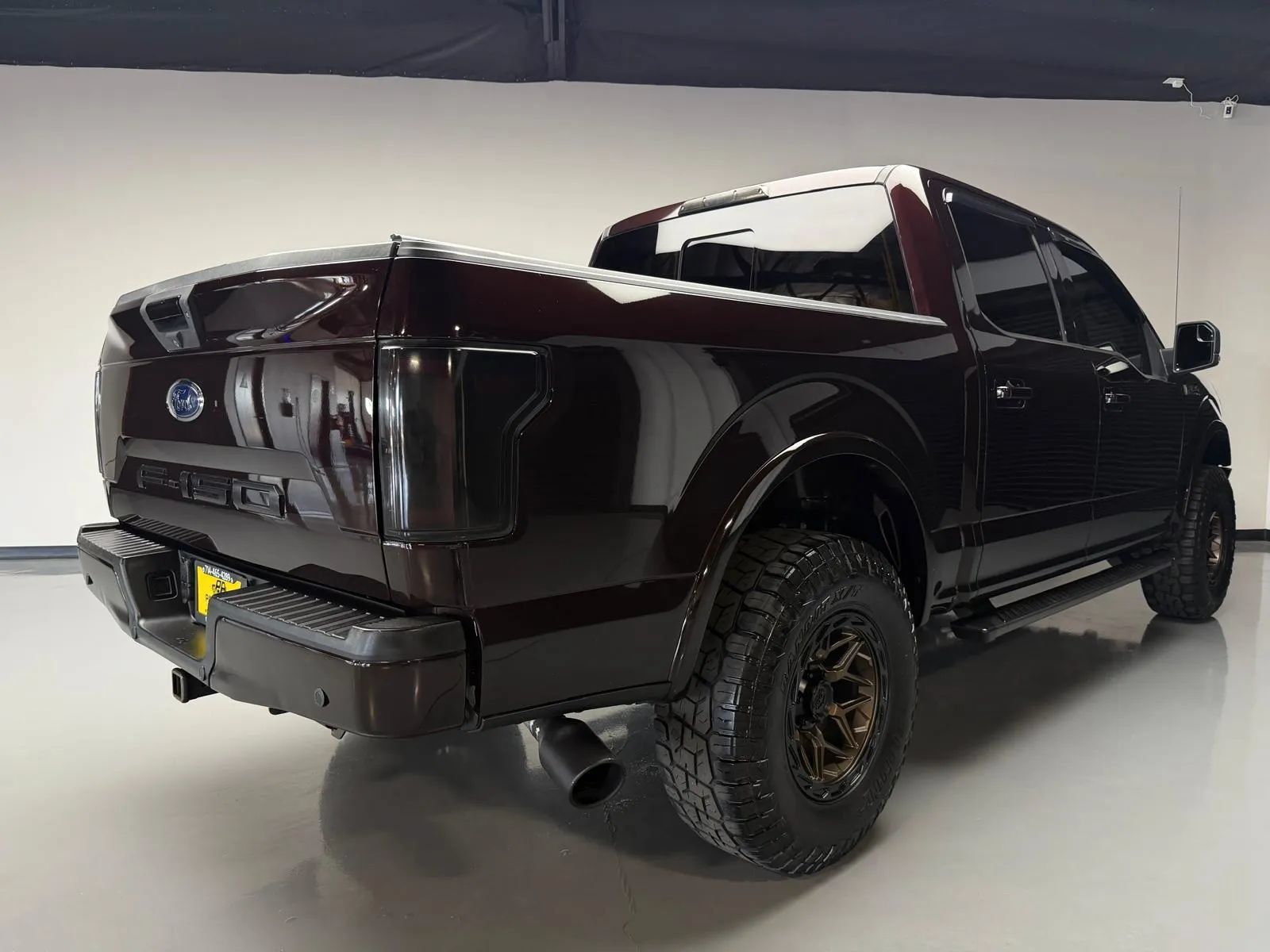 Used 2018 Ford F150 XLT w/ Equipment Group 302A Luxury AWD/4WD image 4