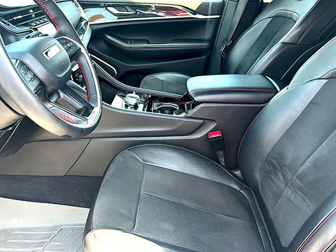 Used 2022 Jeep Grand Cherokee Trailhawk AWD/4WD image 13