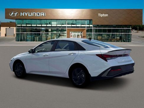 New 2026 Hyundai Elantra Sport FWD image 4