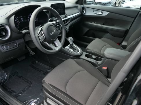 Used 2024 Kia Forte LXS w/ LXS Technology Package FWD image 9