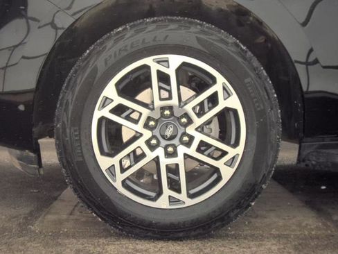 Used 2025 Ford Expedition Active image 8