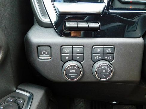 New 2025 Chevrolet Silverado 3500 LTZ w/ LTZ Convenience Package image 30