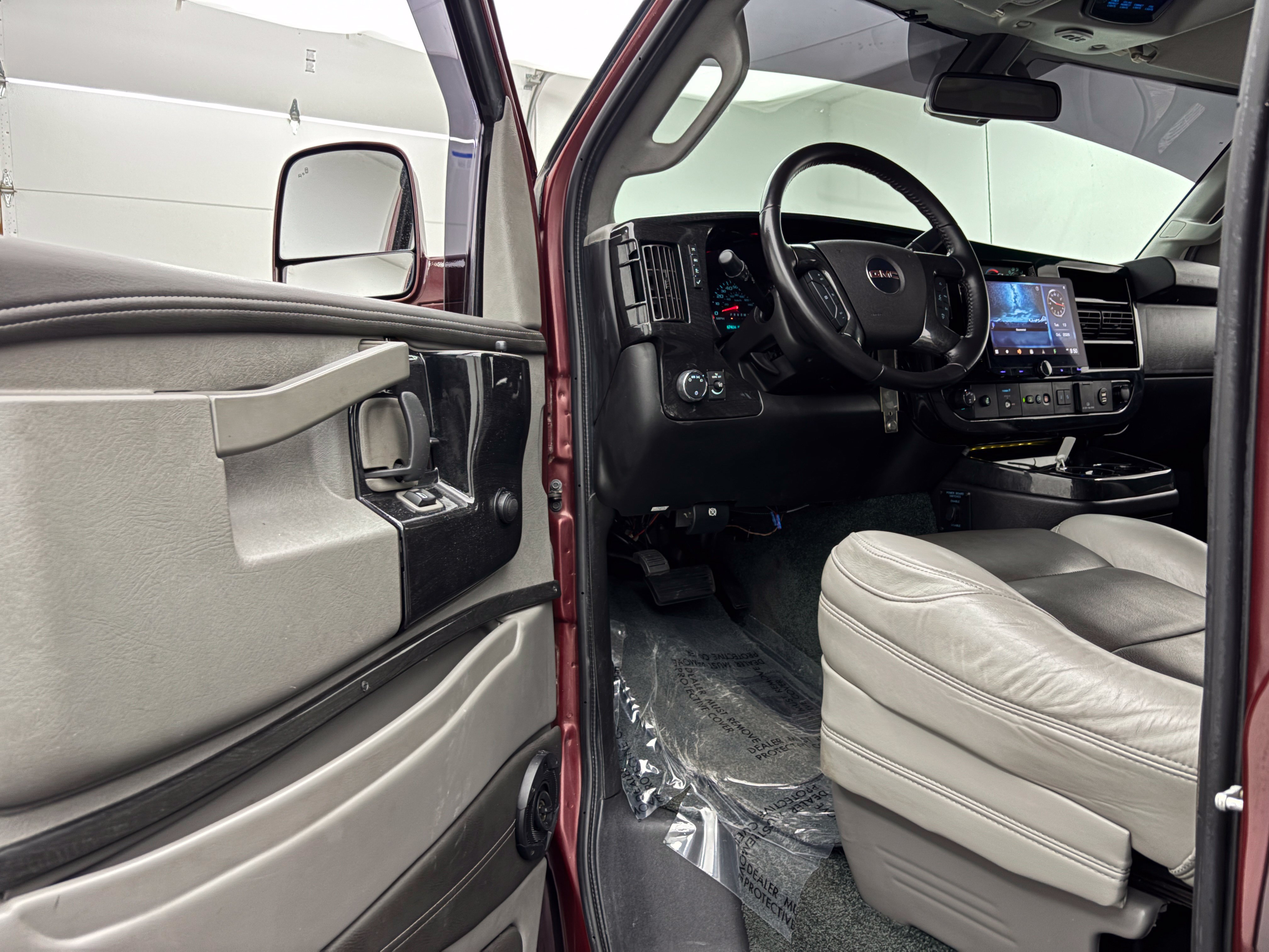 Used 2020 GMC Savana 2500 Extended w/ Enhanced Convenience Package RWD image 16