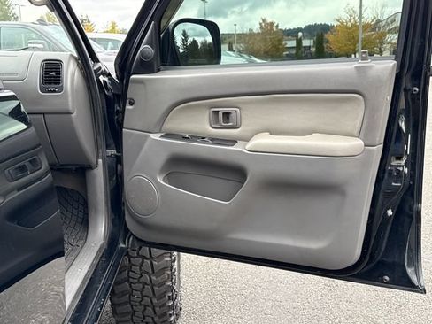 Used 2002 Toyota 4Runner SR5 w/ Upgrade Value Pkg 2 AWD/4WD image 24