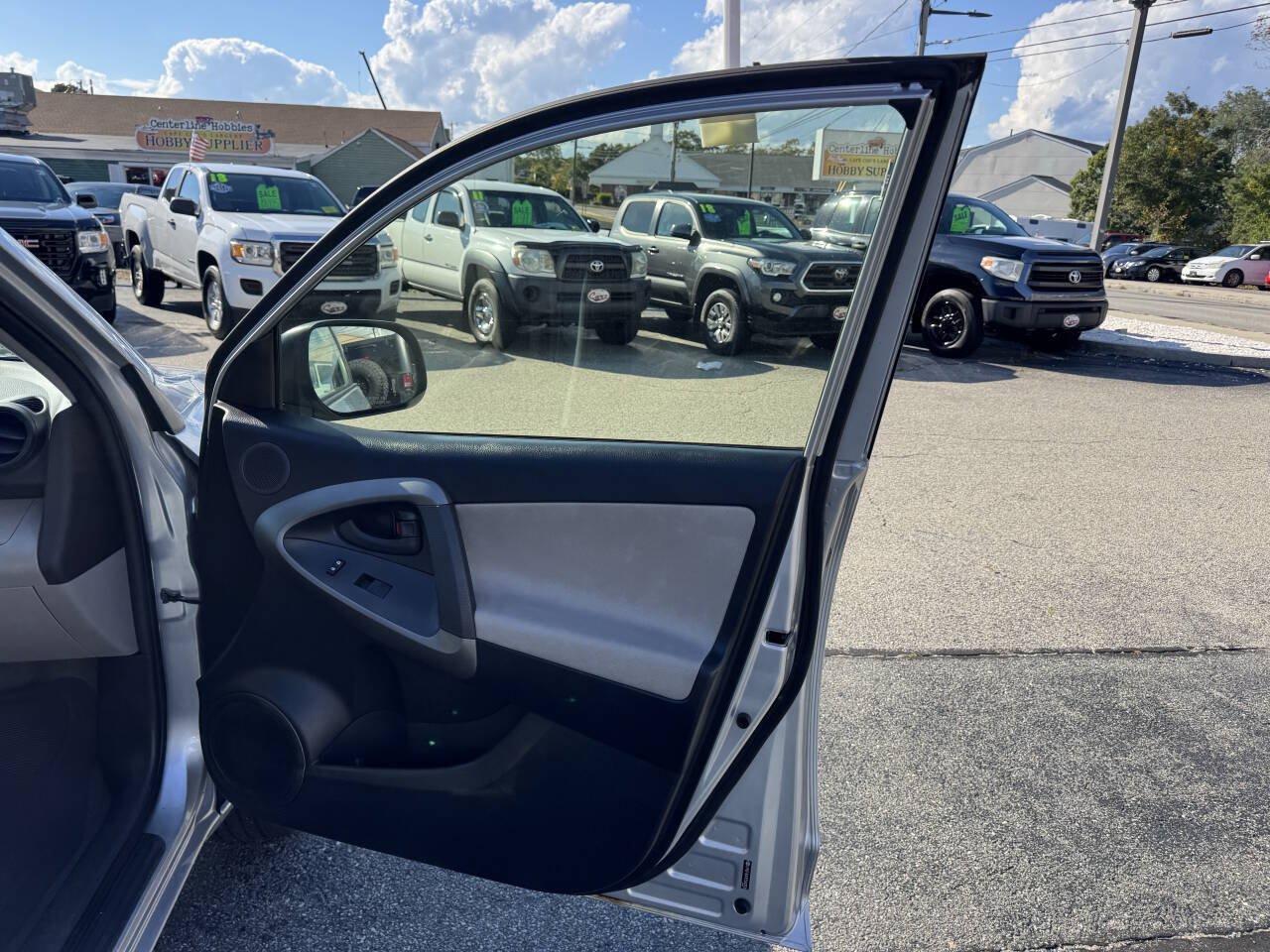 Used 2012 Toyota RAV4 FWD w/ Value Pkg image 37