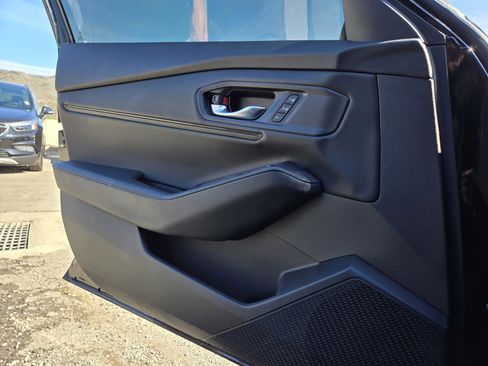 Used 2025 Honda Accord Sport image 25