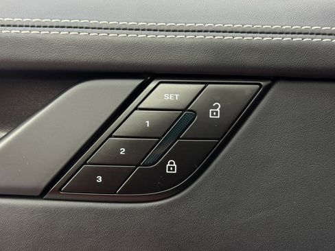 Used 2025 Porsche 911 Carrera image 16