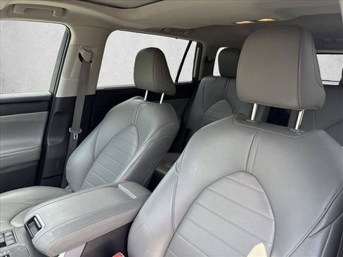 Used 2023 Toyota Highlander XLE AWD/4WD image 20