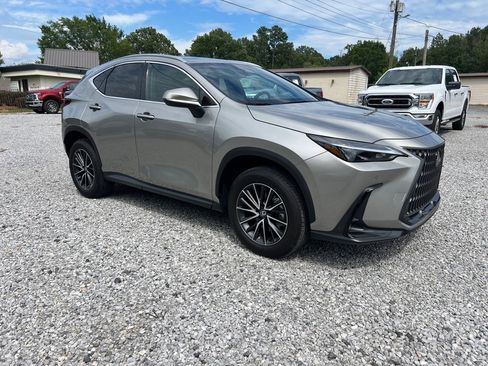 Used 2025 Lexus NX 250 FWD w/ Premium Package image 7