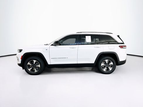 Used 2023 Jeep Grand Cherokee 4WD 4xe w/ Luxury Tech Group II image 4
