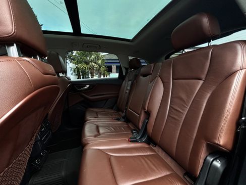 Used 2017 Audi Q7 3.0T Premium image 17