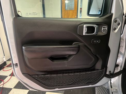 Used 2023 Jeep Wrangler Unlimited Sport AWD/4WD image 34