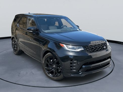 Used 2024 Land Rover Discovery Dynamic SE AWD/4WD image 3