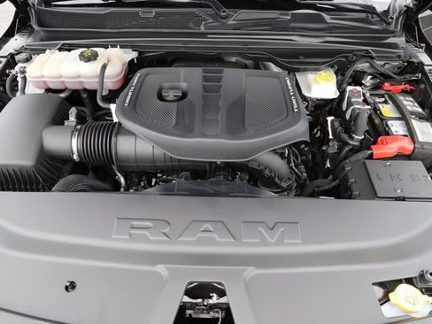 Used 2025 RAM 1500 Limited AWD/4WD image 12