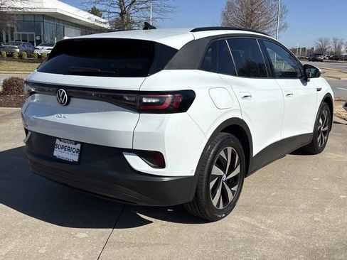 Used 2023 Volkswagen ID.4 Pro image 3