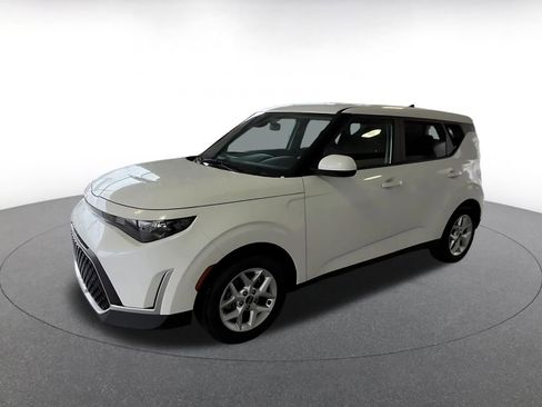 Used 2025 Kia Soul LX w/ LX Technology Package image 6