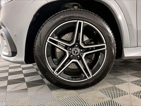 Used 2026 Mercedes-Benz GLS 450 4MATIC image 8