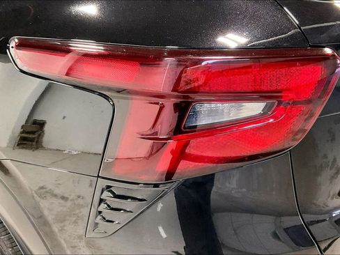 Used 2025 Chevrolet Trax RS w/ Sunroof Package image 40