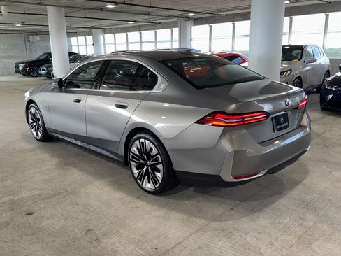 Used 2025 BMW 530i RWD image 6