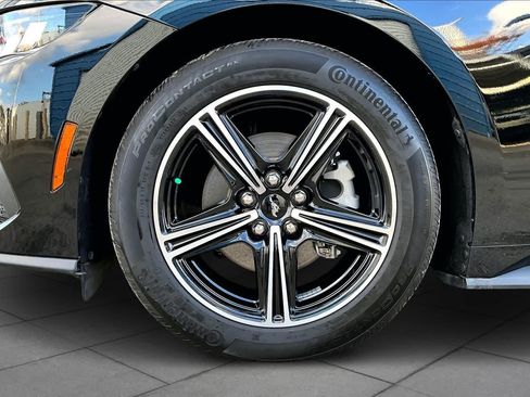 Used 2025 Ford Mustang Coupe image 9