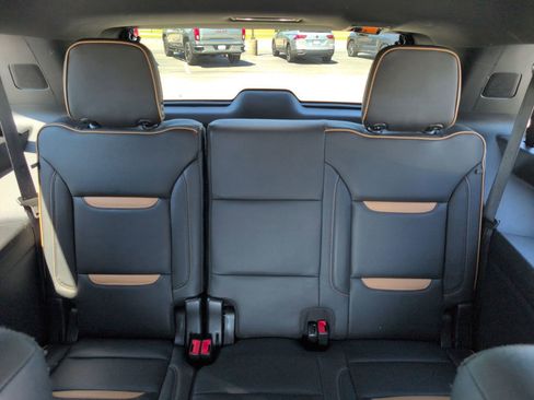 Used 2022 GMC Yukon AT4 AWD/4WD image 32