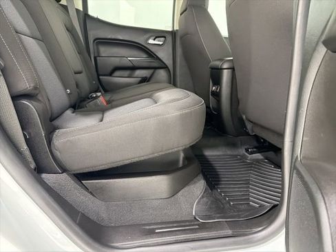 Used 2022 Chevrolet Colorado LT w/ LT Convenience Package image 23