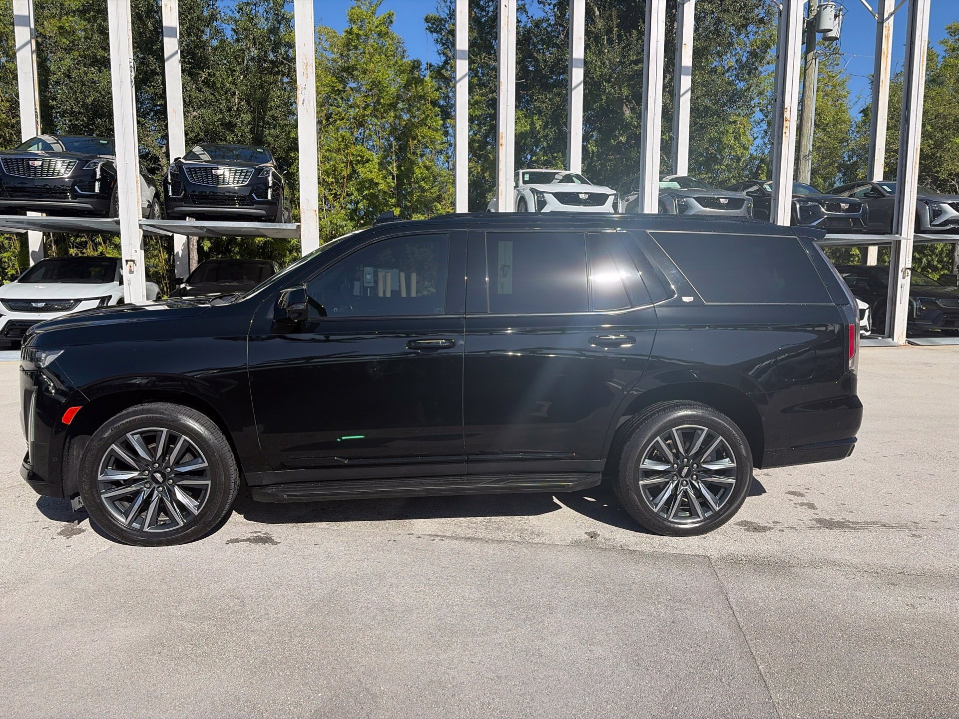 Used 2021 Cadillac Escalade Sport RWD image 2
