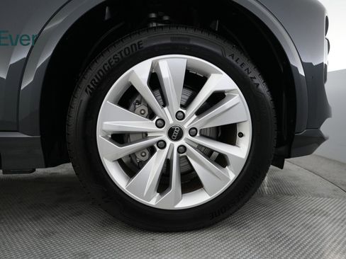 Used 2025 Audi Q6 e-tron Premium w/ Convenience Package RWD image 20