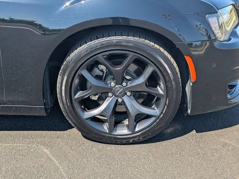 Used 2021 Chrysler 300 S w/ S Model Appearance Package RWD image 8