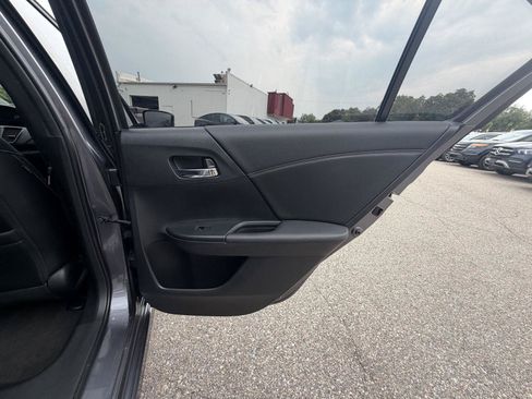 Used 2016 Honda Accord Sport image 26