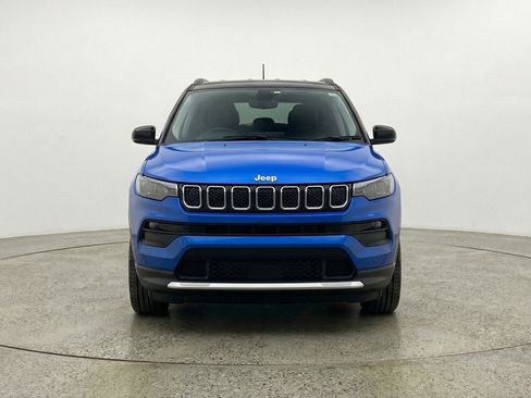 Used 2025 Jeep Compass Limited AWD/4WD image 2