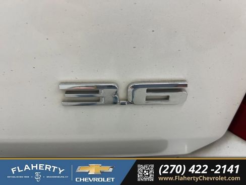 Used 2016 Cadillac SRX Luxury image 17