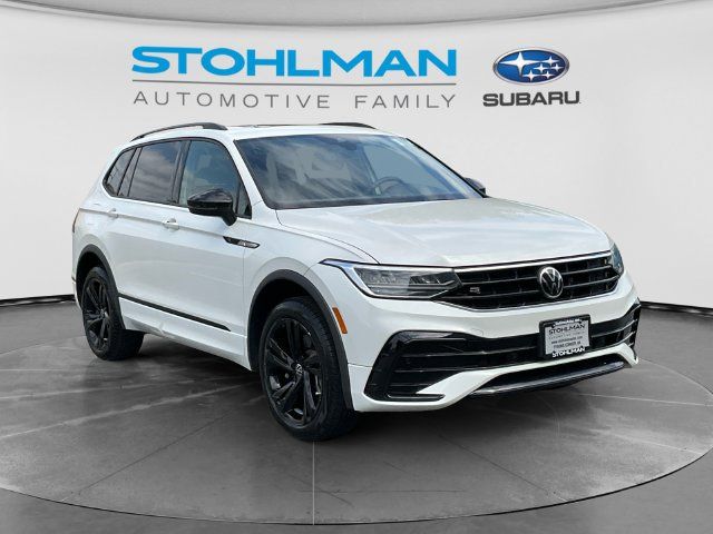 Certified 2023 Volkswagen Tiguan SE R-Line AWD/4WD image 3