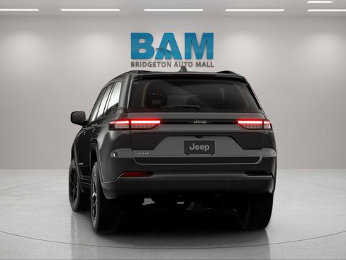 New 2026 Jeep Grand Cherokee Altitude AWD/4WD image 9