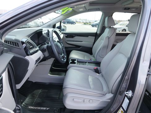 Used 2024 Honda Odyssey Elite image 17