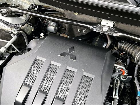 Used 2024 Mitsubishi Eclipse Cross SE image 29