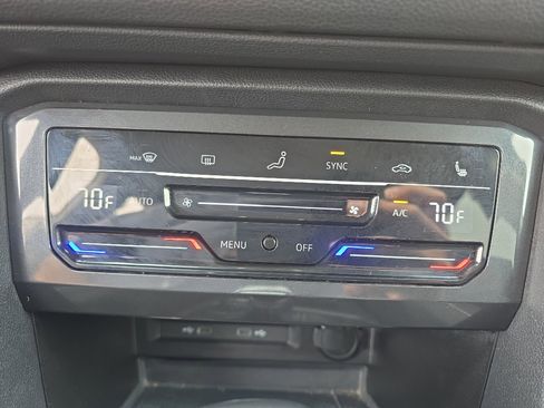 Used 2024 Volkswagen Tiguan SE image 20