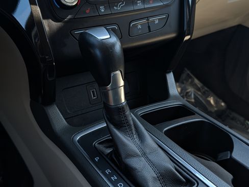 Certified 2017 Ford Escape Titanium FWD image 32