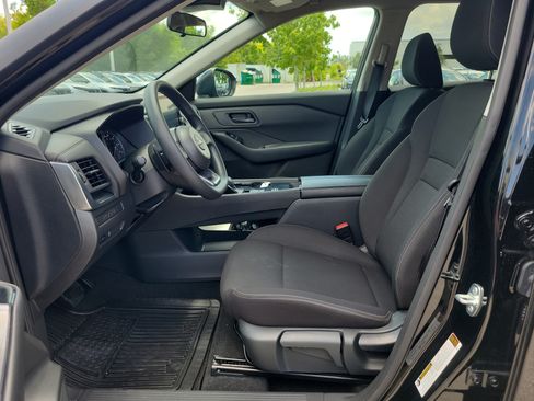 Used 2024 Nissan Rogue S FWD image 19