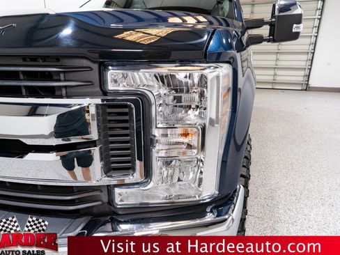 Used 2018 Ford F250 XLT w/ XLT Premium Package image 8