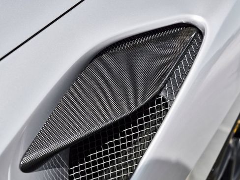 Used 2022 Ferrari F8 Tributo RWD image 13
