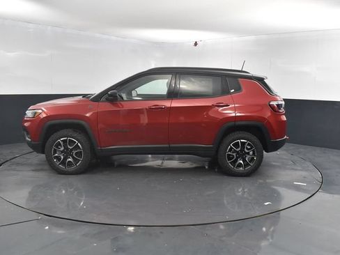 New 2026 Jeep Compass Trailhawk w/ Sun, Sound & Navigation Group AWD/4WD image 4