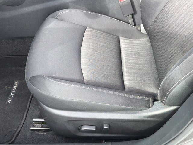 Used 2025 Nissan Altima 2.5 SV FWD image 23