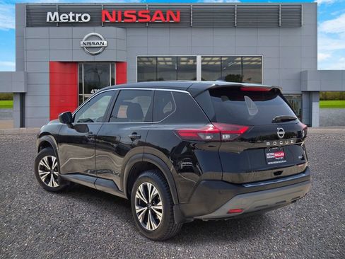 Certified 2023 Nissan Rogue SV FWD image 4