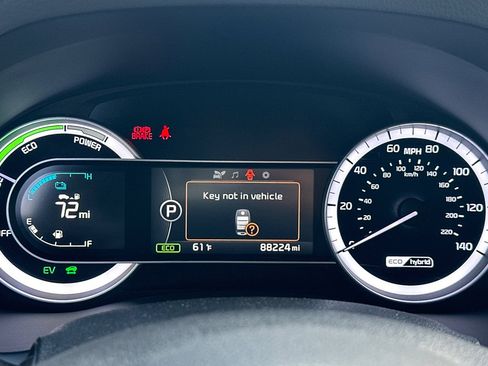 Used 2017 Kia Niro LX image 33