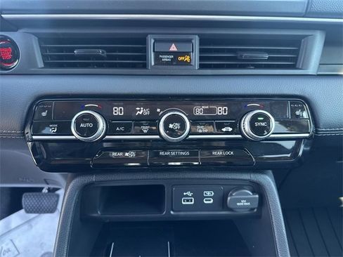 New 2025 Honda Pilot Touring image 18