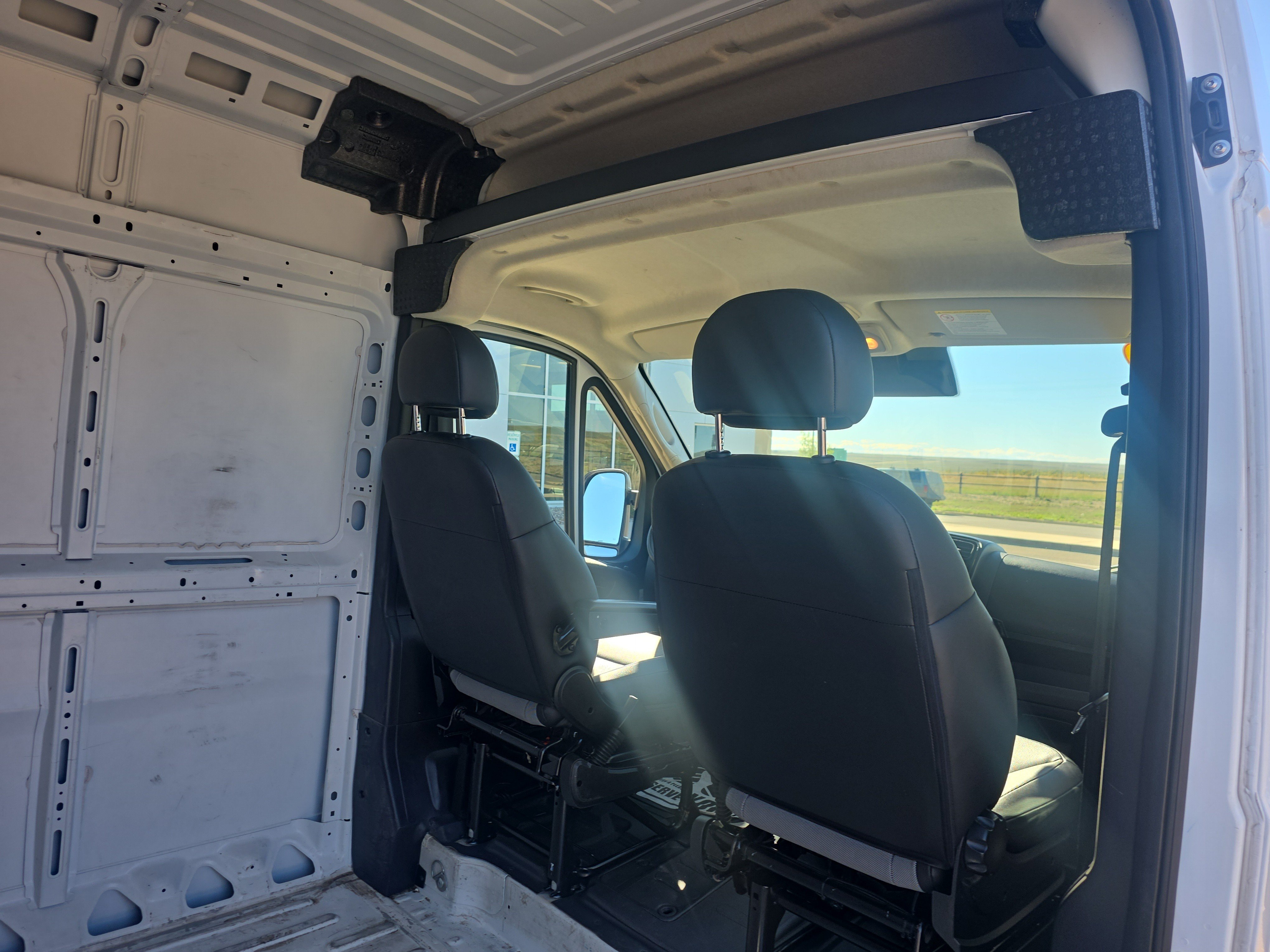 Used 2025 RAM ProMaster 2500 w/ Convenience Group FWD image 15