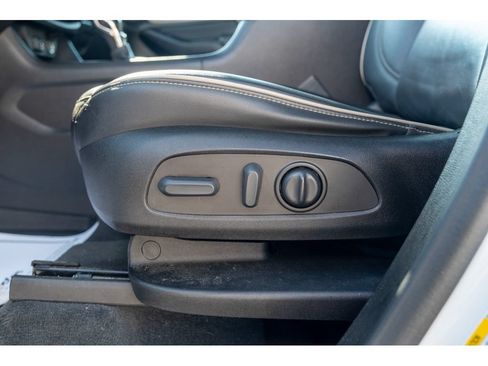 Used 2022 Chevrolet Traverse Premier w/ Redline Edition FWD image 15